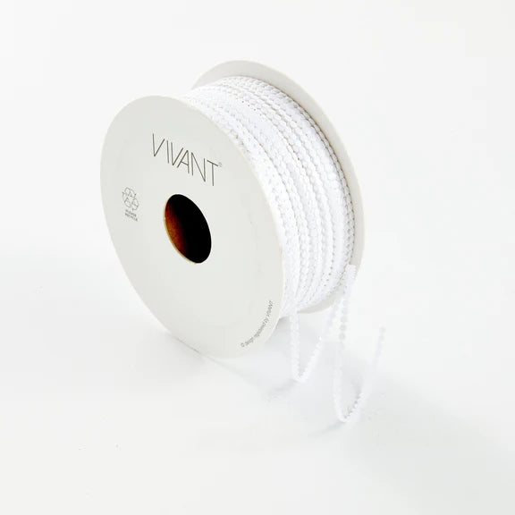 Circle' White Metallic Cord - 54 yards