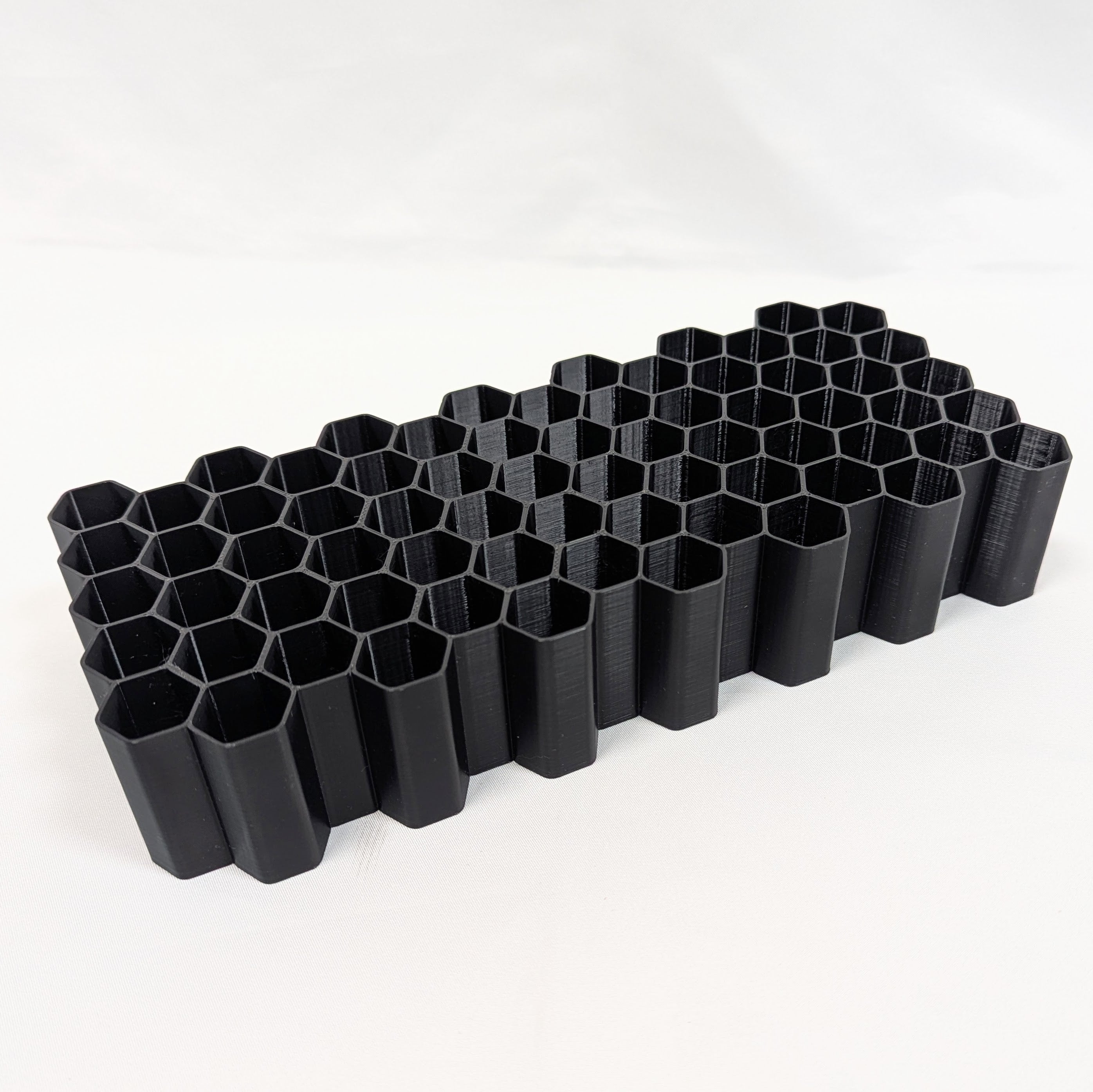 Short Hexagon Marker & Brush Holder Large, 70 Slots